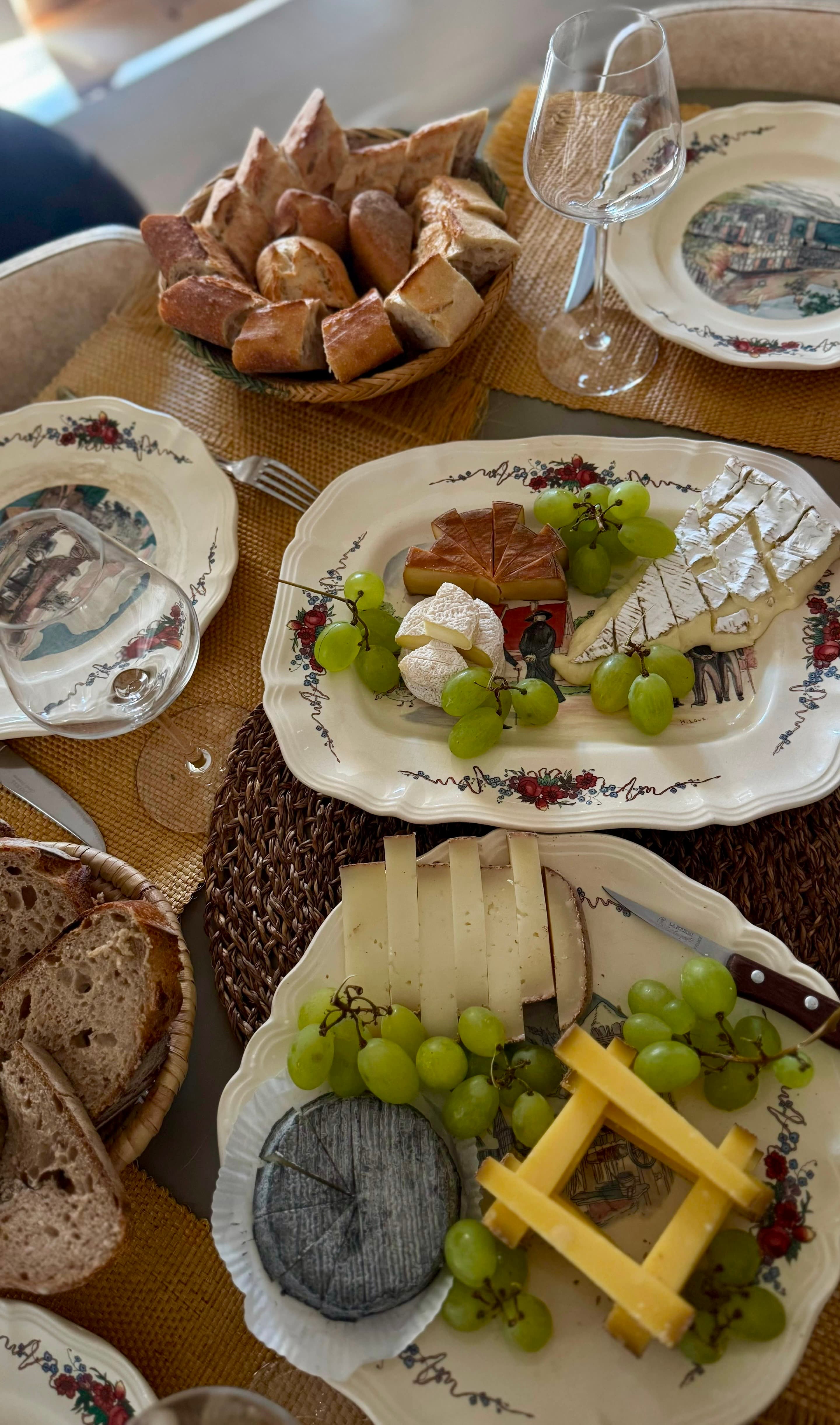 All the essentials for the cheese lunch.