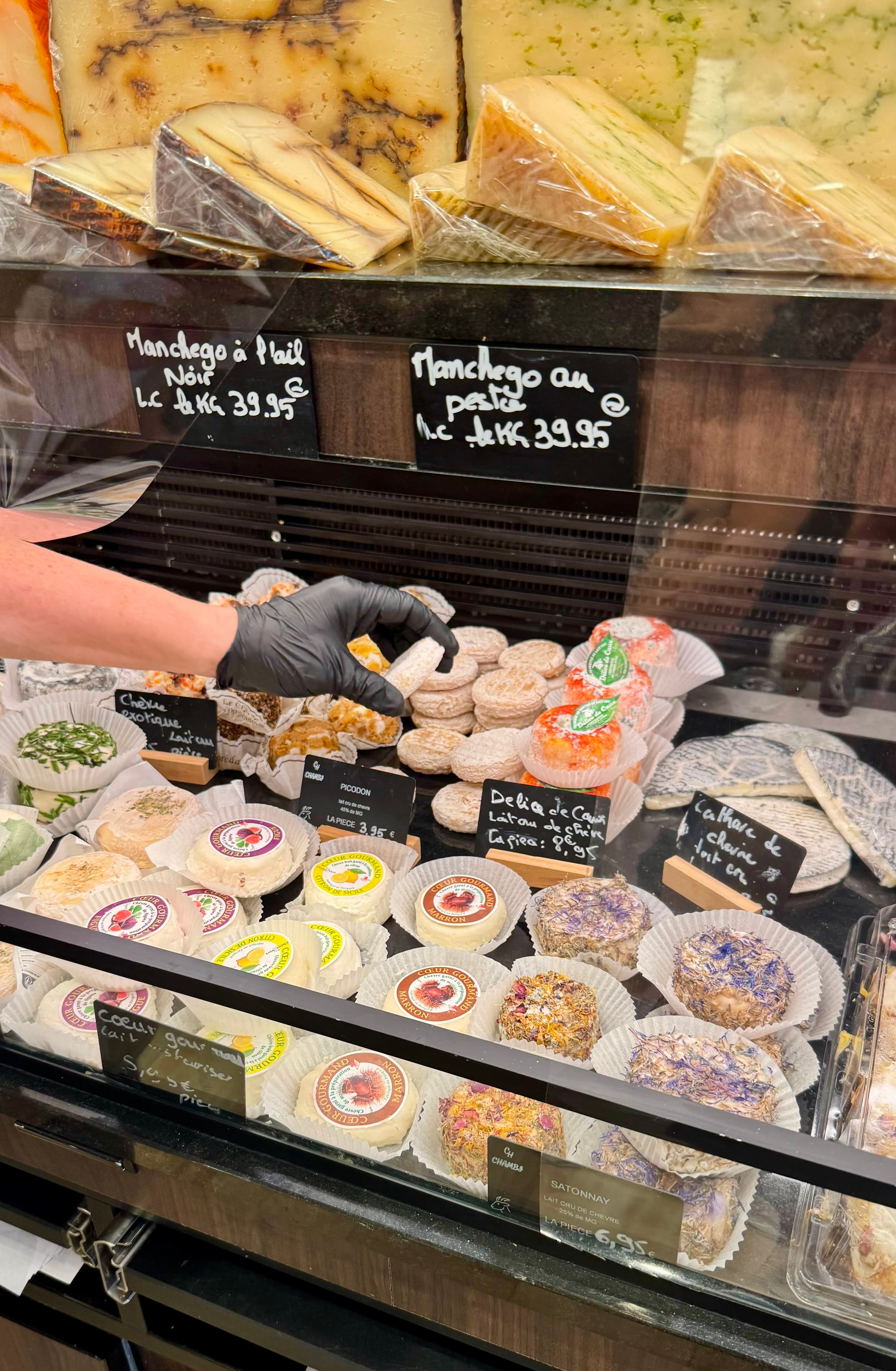 Sunday Cheese Hunt in Paris