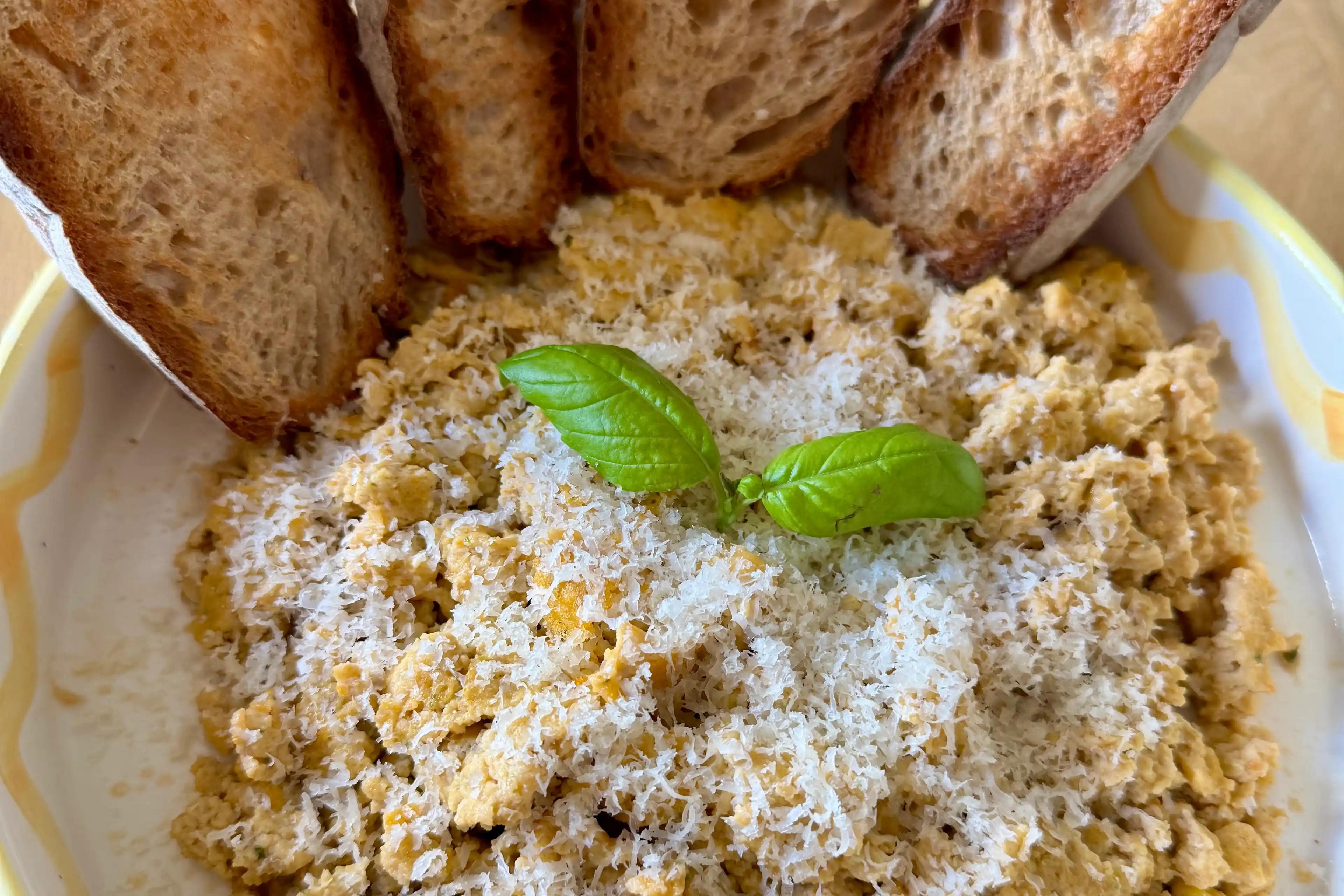 Strapatsada served with toasted bread.